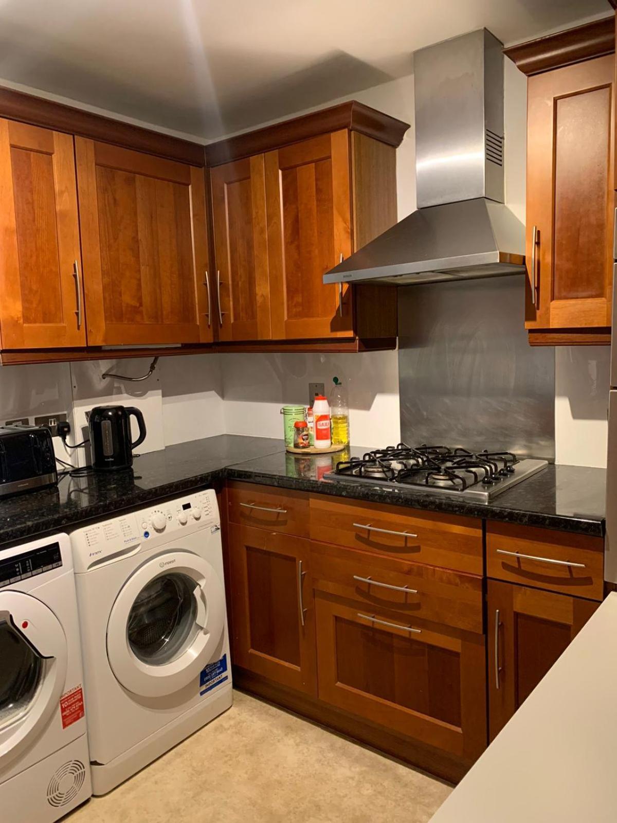 Апартаменты Cobbold Court Share Flat Лондон Экстерьер фото