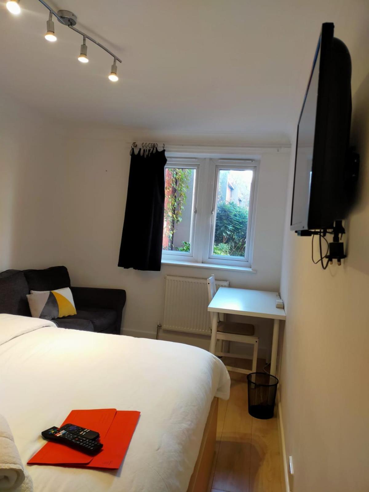 Апартаменты Cobbold Court Share Flat Лондон Экстерьер фото