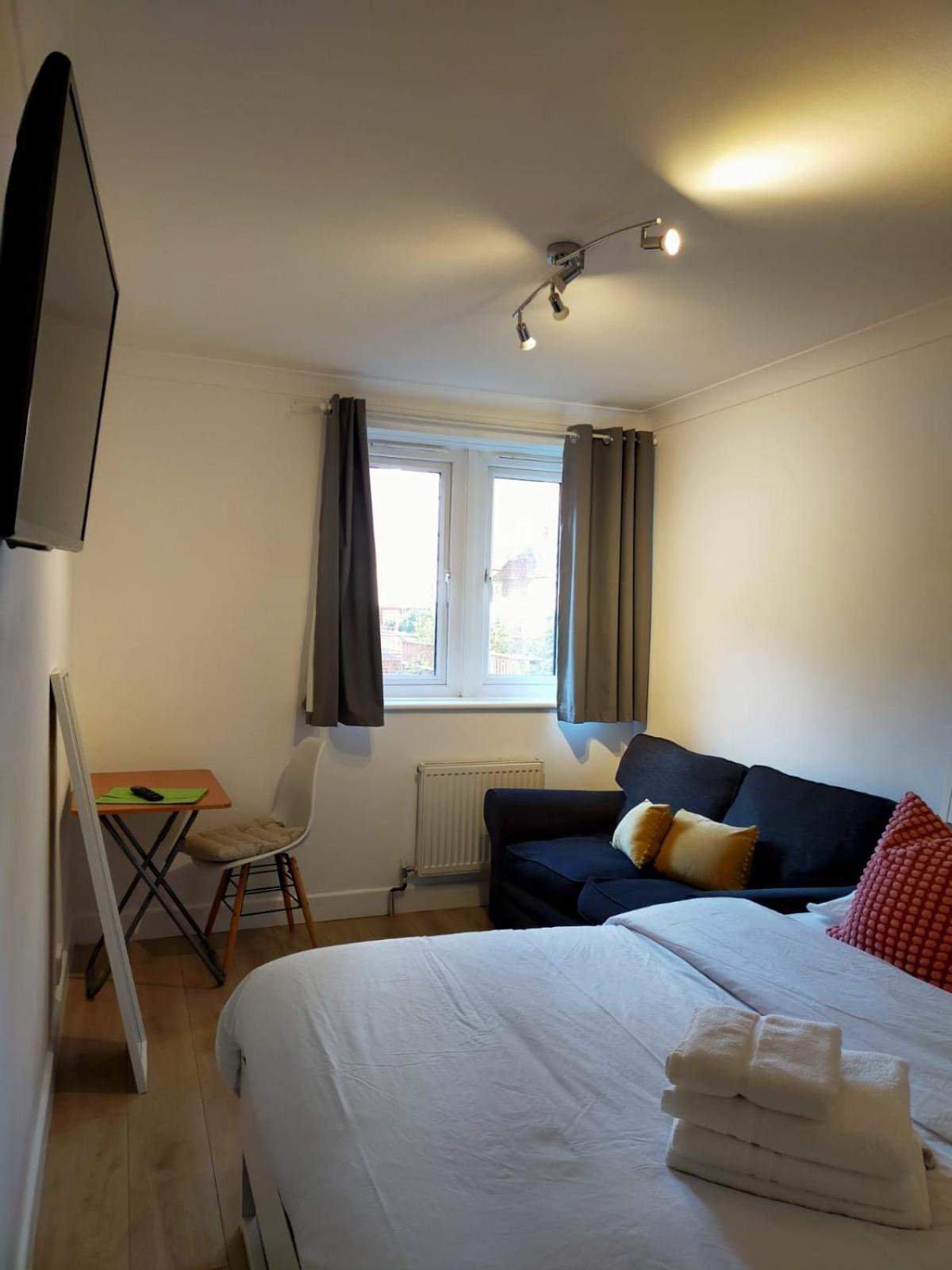 Апартаменты Cobbold Court Share Flat Лондон Экстерьер фото