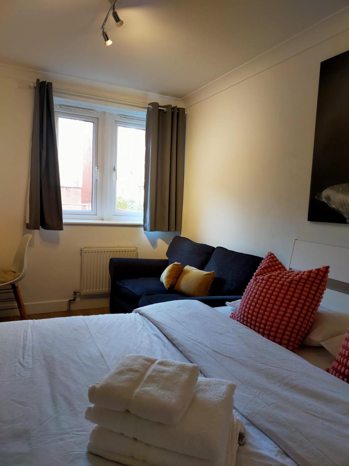 Апартаменты Cobbold Court Share Flat Лондон Экстерьер фото